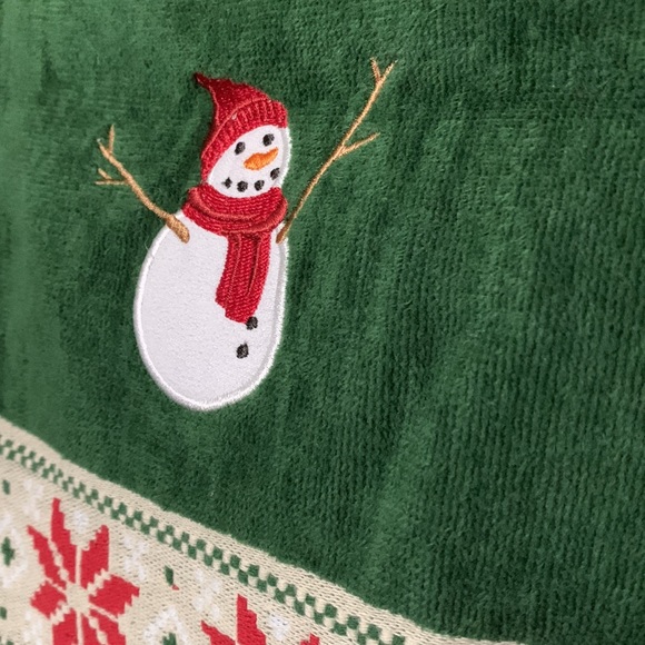 ST. NICHOLAS SQUARE- One Snowman/Poinsettia Hand towel & One Towel ☃️ - Picture 7 of 7